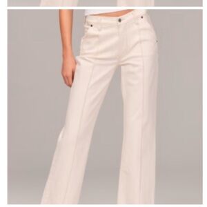 Abercrombie - White/Cream The Baggy Mid Rise Jean - Size 31 Tall